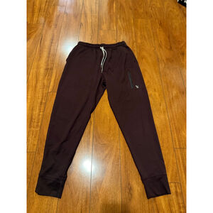 Men's Vuori Performance Jogger Pants L Burgundy with White Drawstring